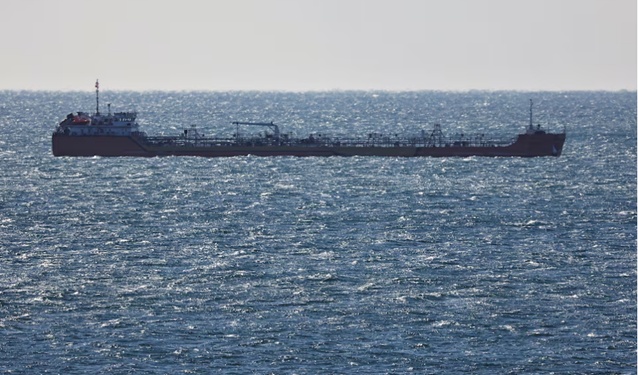 Xuất khẩu sản phẩm dầu mỏ qua đường biển của Nga ra sao?