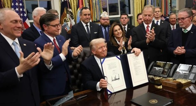 Tổng thống Trump "mở cửa" lại chính phủ Mỹ, thị trường dầu phản ứng mạnh