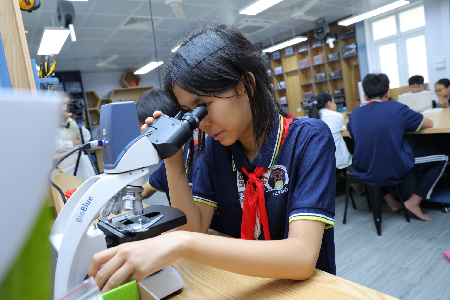 Khi tri thức được thắp sáng từ những phòng STEM Khi tri thức được thắp sáng từ những phòng STEM