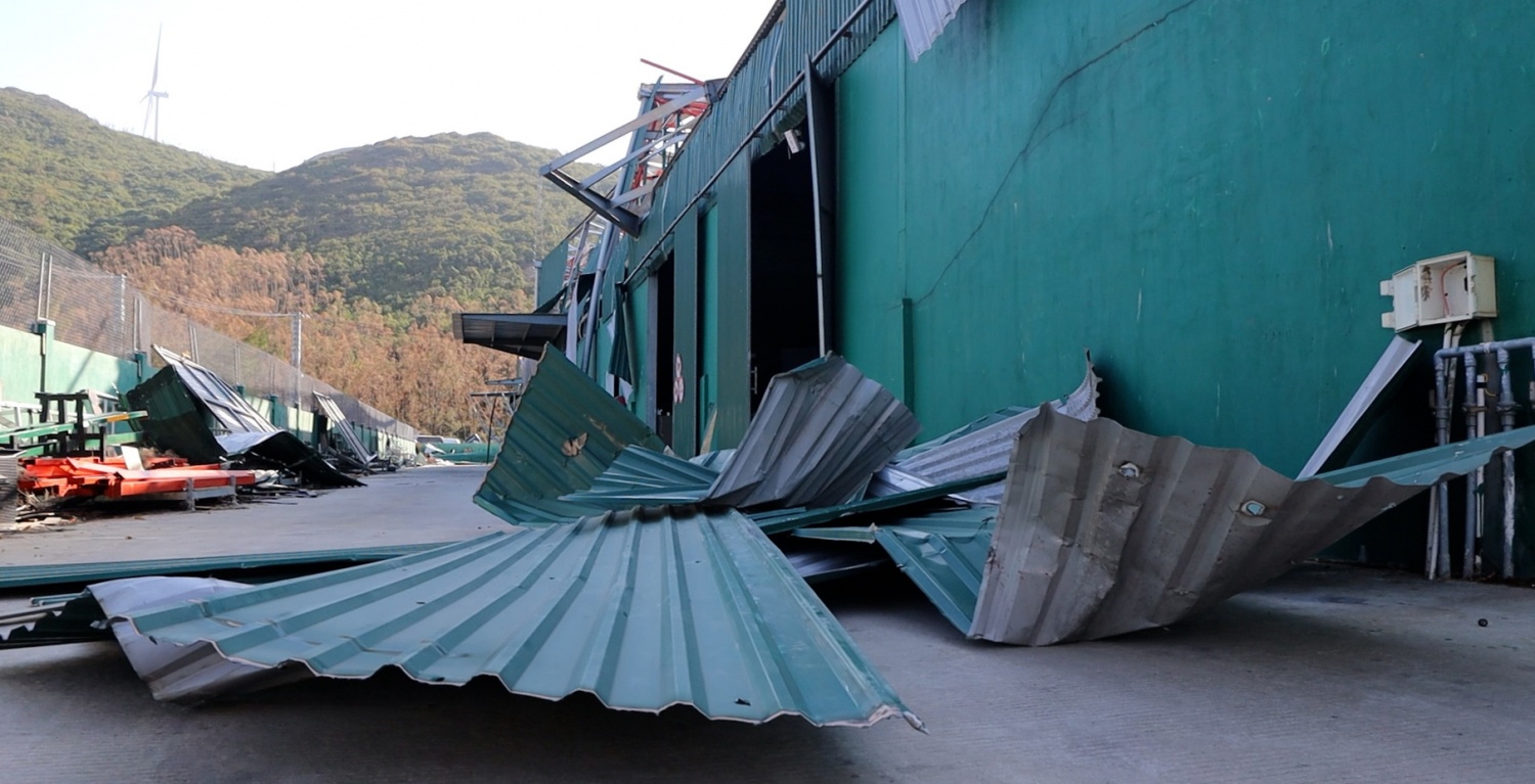 Thủ tướng Phạm Minh Chính thăm, động viên người dân và doanh nghiệp bị ảnh hưởng bởi bão số 13