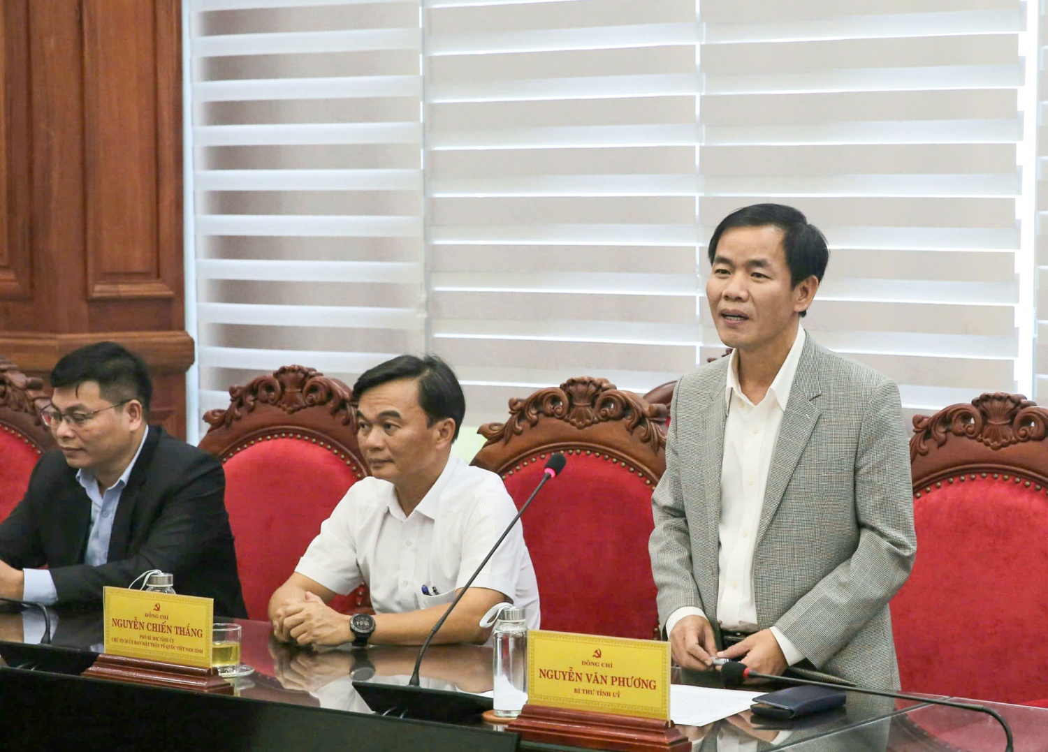 Petrovietnam trao tặng tỉnh Quảng Trị 3 tỷ đồng để góp phần khắc phục hậu quả thiên tai Petrovietnam trao tặng tỉnh Quảng Trị 3 tỷ đồng để góp phần khắc phục hậu quả thiên tai