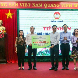 Trao tặng 5 tỷ đồng, Petrovietnam đồng hành cùng đồng bào Huế vượt qua khó khăn sau thiên tai