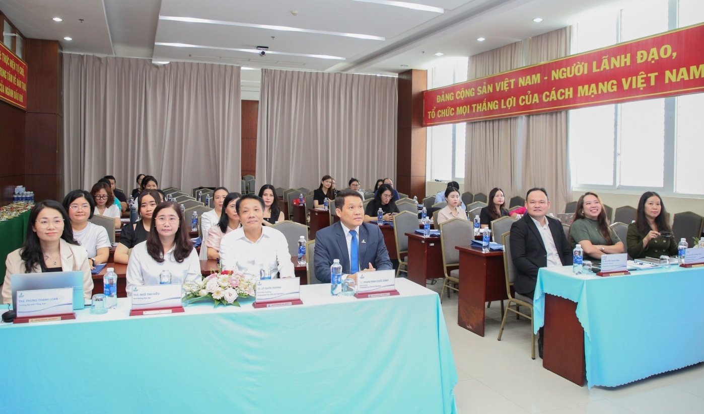 PVU tổ chức thành công Hội thảo tập huấn chuyên môn tiếng Anh tổng quát và chuyên ngành