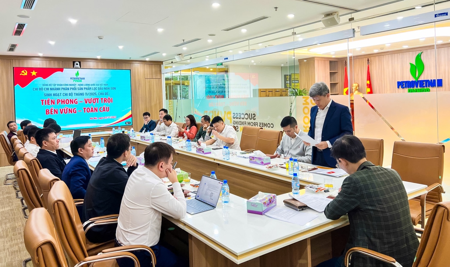 Toàn cảnh buổi sinh hoạt Toàn cảnh buổi sinh hoạt