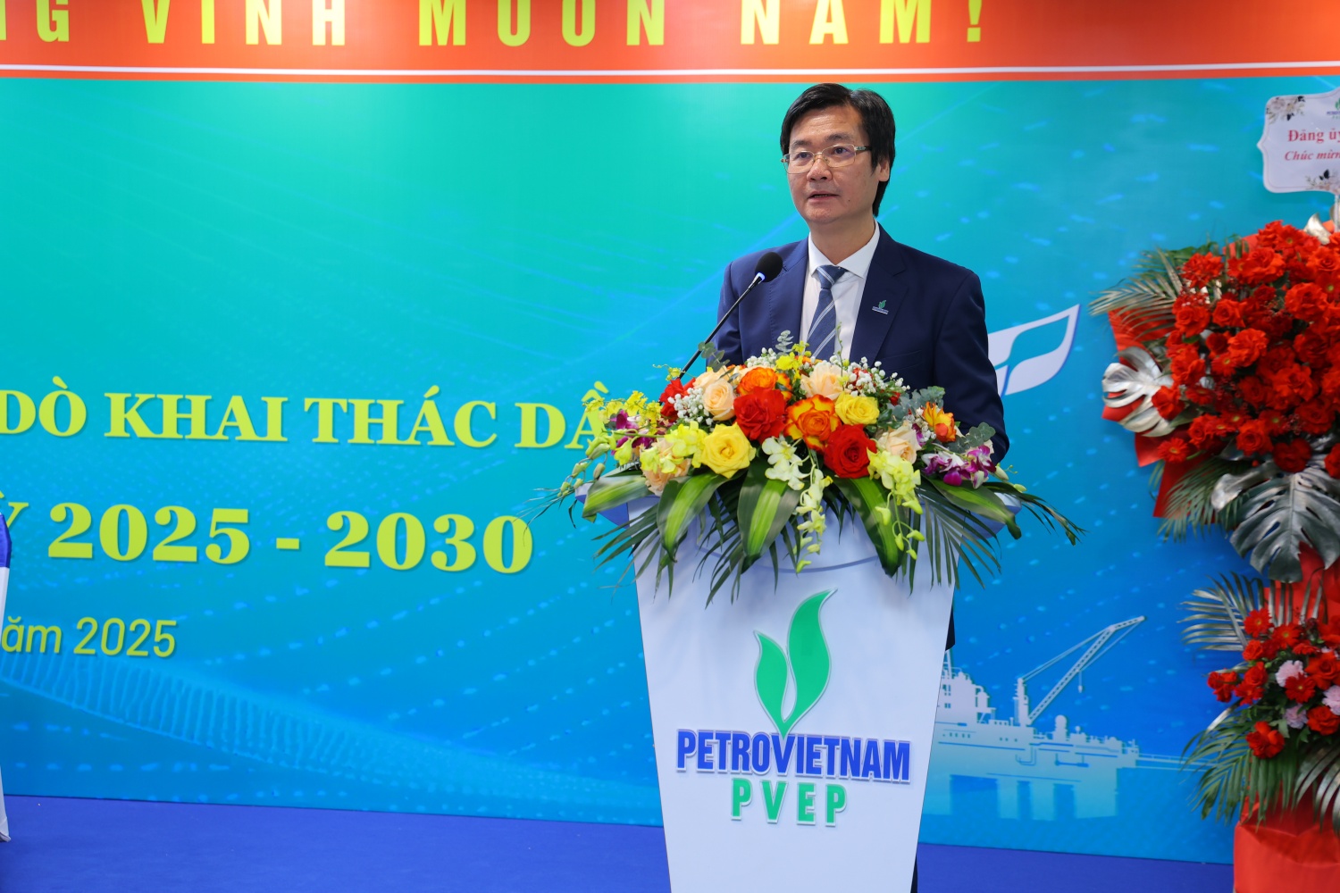 Phát huy vai trò chỗ dựa tin cậy của người lao động trong giai đoạn mới Phát huy vai trò chỗ dựa tin cậy của người lao động trong giai đoạn mới