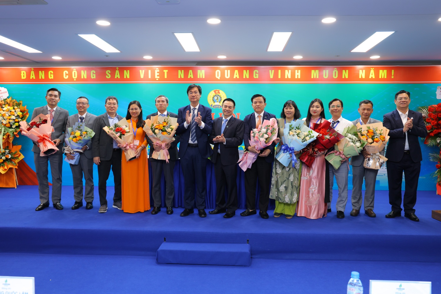 Phát huy vai trò chỗ dựa tin cậy của người lao động trong giai đoạn mới Phát huy vai trò chỗ dựa tin cậy của người lao động trong giai đoạn mới