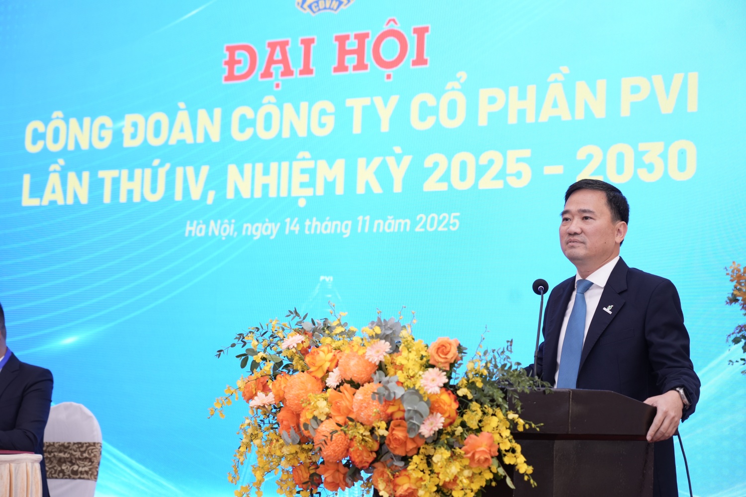 Đồng chí Vũ Anh Tuấn, Phó Chủ tịch Công đoàn Petrovietnam ghi nhận sự nỗ lực của Công đoàn PVI trong nhiệm kỳ qua và nhấn mạnh yêu cầu phải tiếp tục đổi mới mạnh mẽ hơn nữa trong giai đoạn tới.