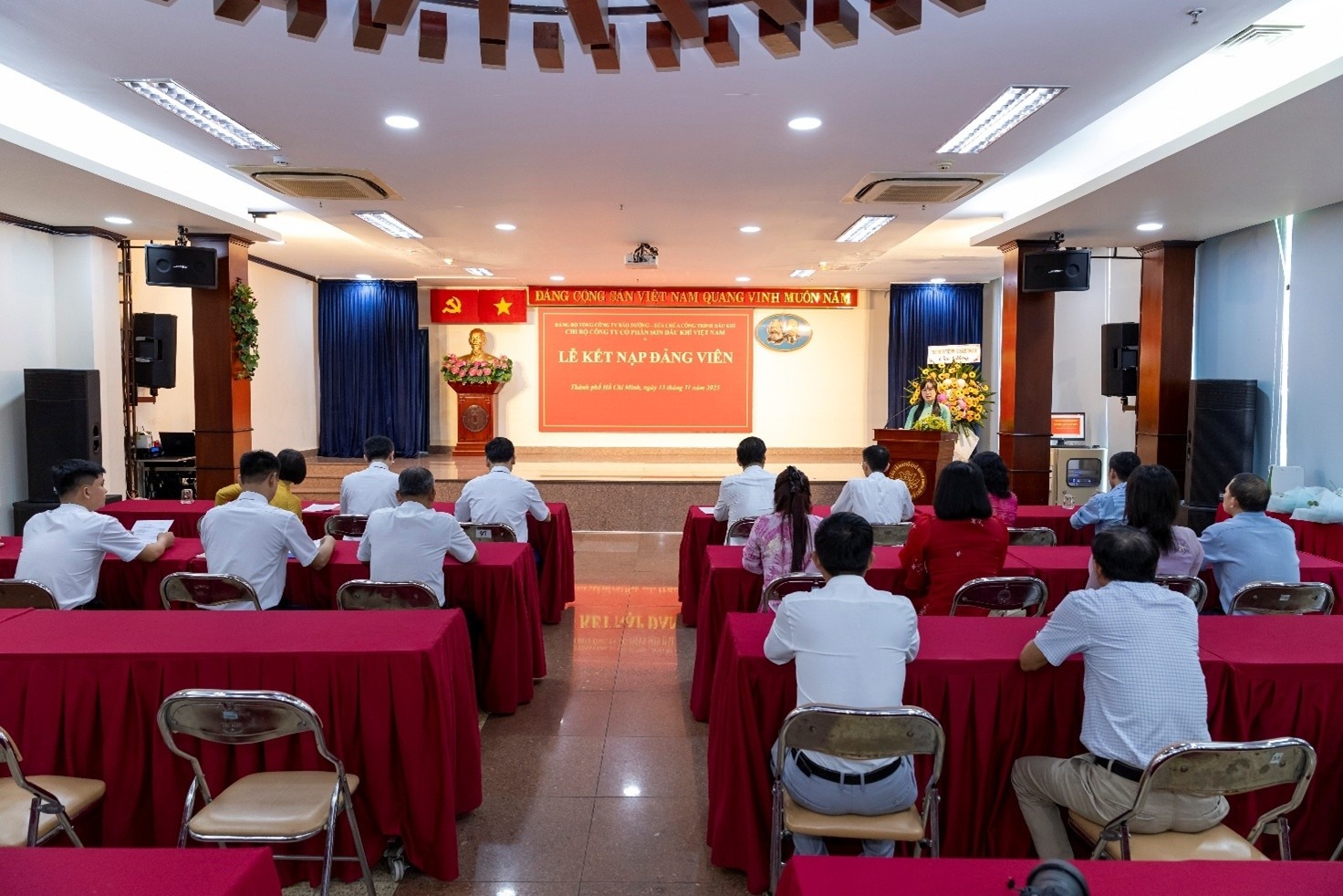 PVPaint bồi đắp thế hệ đảng viên trẻ – Lan tỏa niềm tin và khát vọng cống hiến PV Paint bồi đắp thế hệ đảng viên trẻ - Lan tỏa niềm tin và khát vọng cống hiến