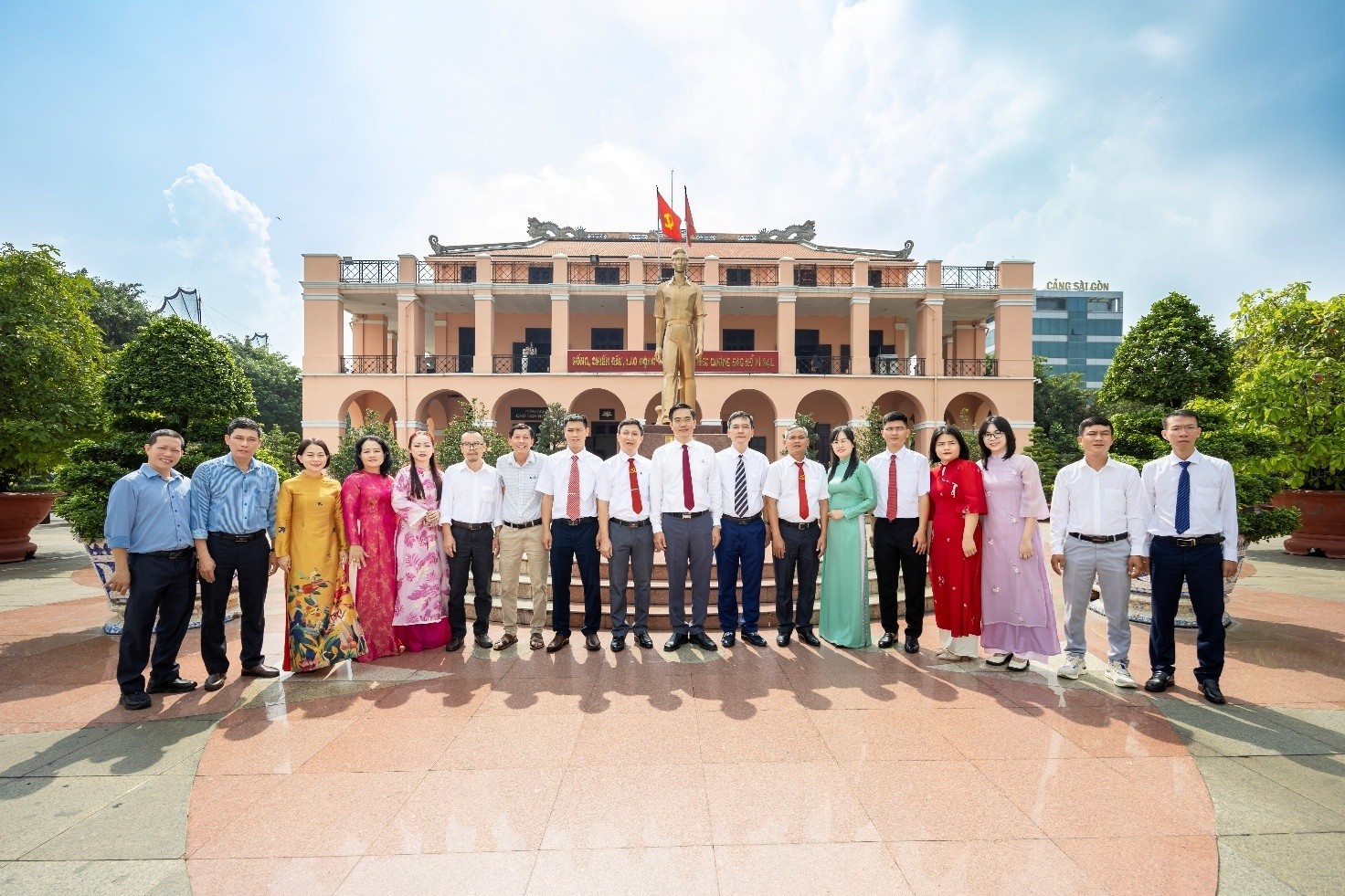 PV Paint bồi đắp thế hệ đảng viên trẻ - Lan tỏa niềm tin và khát vọng cống hiến PVPaint bồi đắp thế hệ đảng viên trẻ – Lan tỏa niềm tin và khát vọng cống hiến