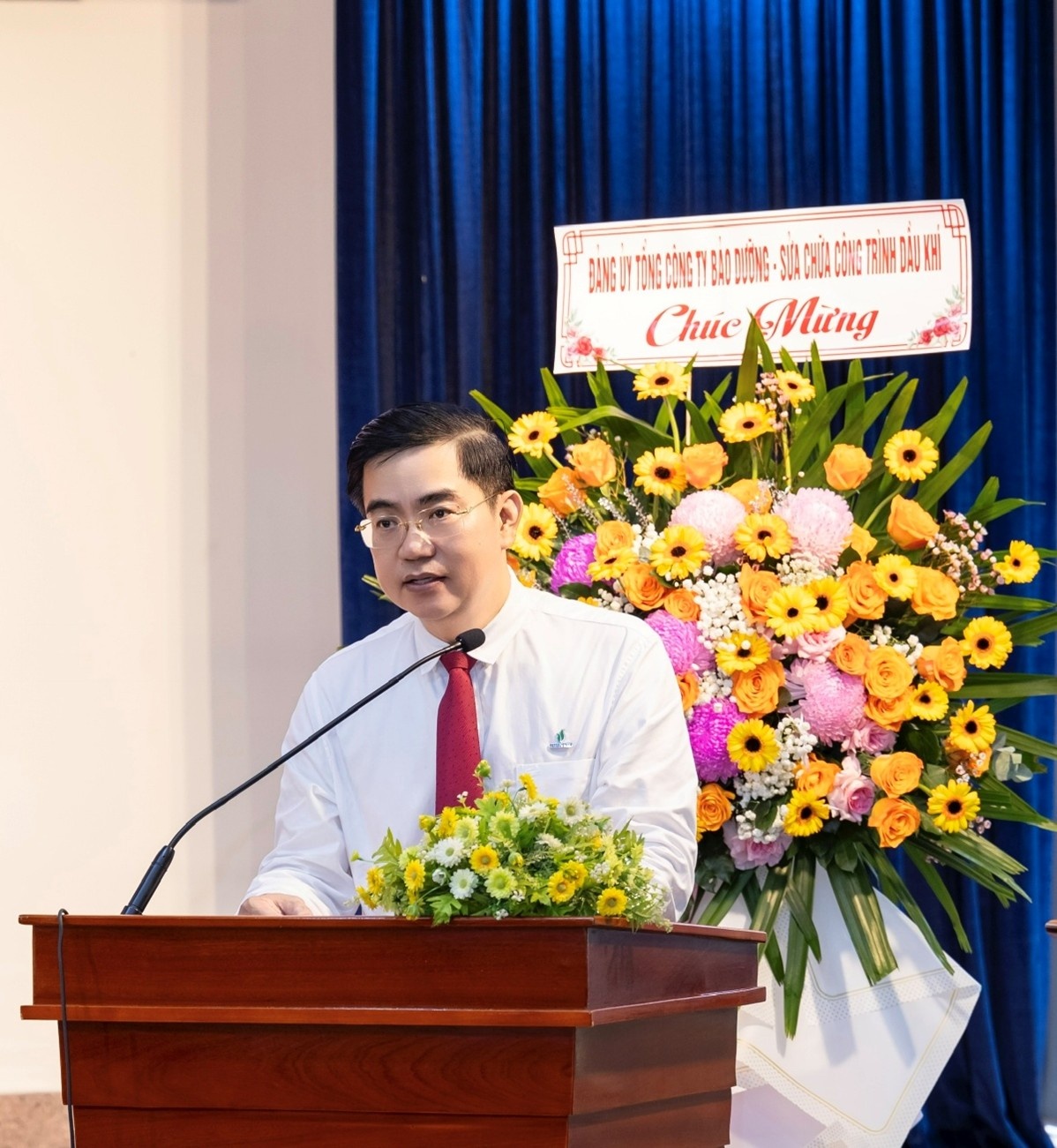 PV Paint bồi đắp thế hệ đảng viên trẻ - Lan tỏa niềm tin và khát vọng cống hiến PV Paint bồi đắp thế hệ đảng viên trẻ - Lan tỏa niềm tin và khát vọng cống hiến