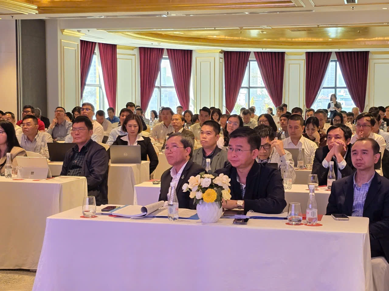 Petrovietnam hoàn thiện quy chế đấu thầu để giảm rủi ro, tăng minh bạch trong quản trị doanh nghiệp Petrovietnam hoàn thiện quy chế đấu thầu để giảm rủi ro, tăng minh bạch trong quản trị doanh nghiệp