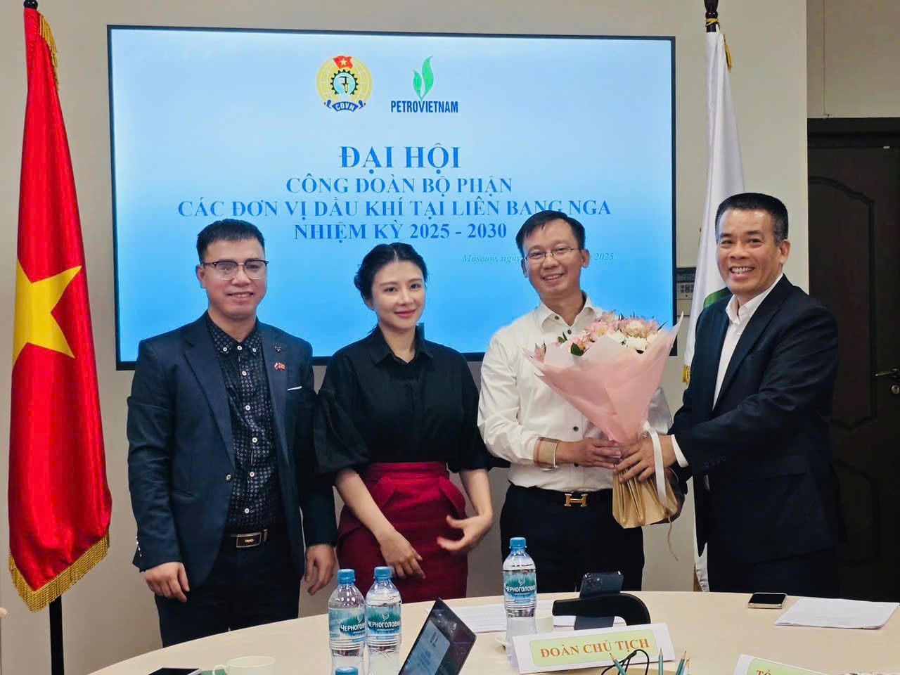 Khoảnh khắc BCH nhiệm kỳ mới ra mắt Khoảnh khắc BCH nhiệm kỳ mới ra mắt