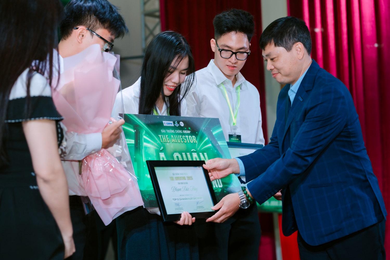 PSI đồng hành cùng sinh viên trên hành trình chinh phục tri thức tài chính đầu tư PSI đồng hành cùng sinh viên trên hành trình chinh phục tri thức tài chính đầu tư