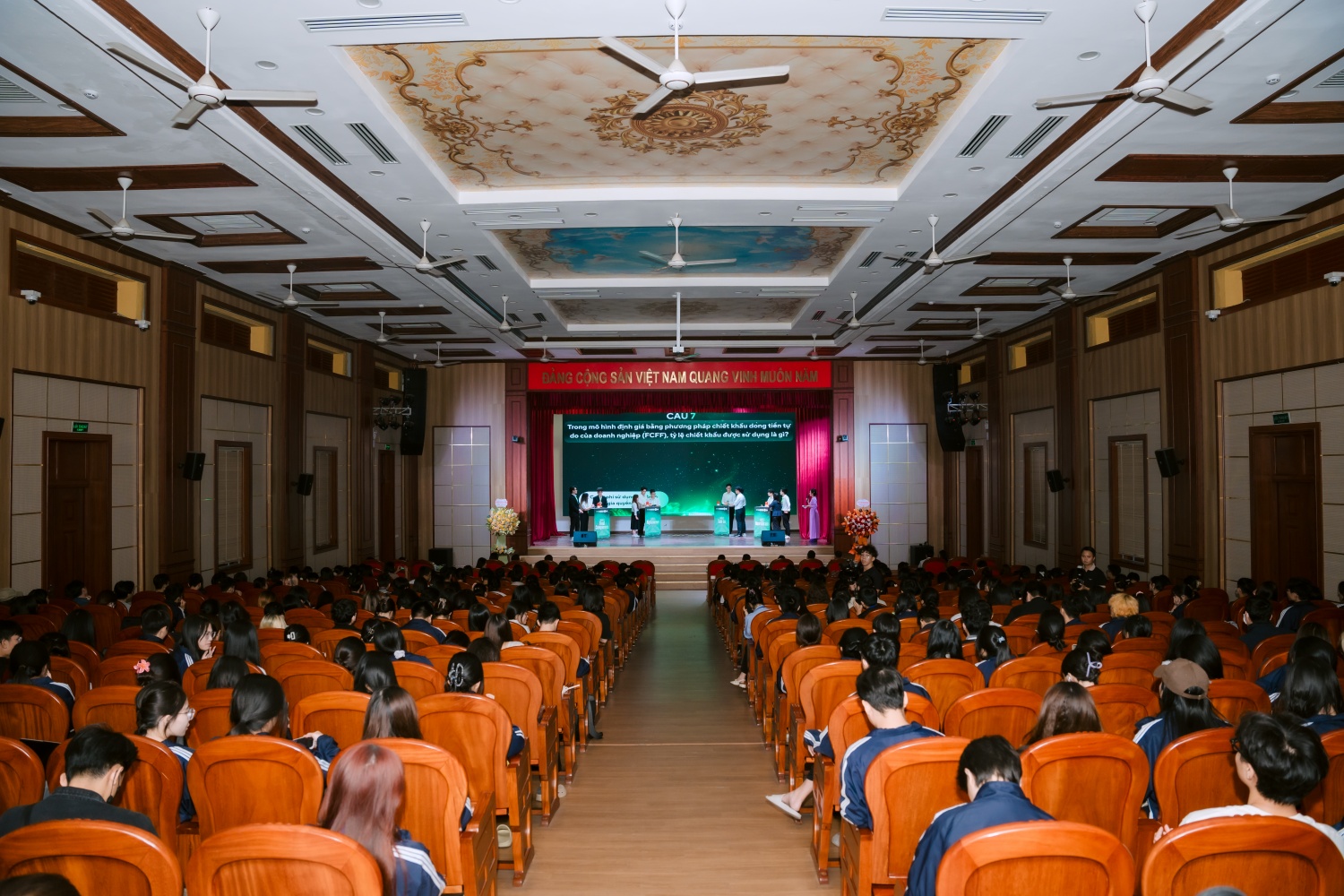 PSI đồng hành cùng sinh viên trên hành trình chinh phục tri thức tài chính đầu tư PSI đồng hành cùng sinh viên trên hành trình chinh phục tri thức tài chính đầu tư