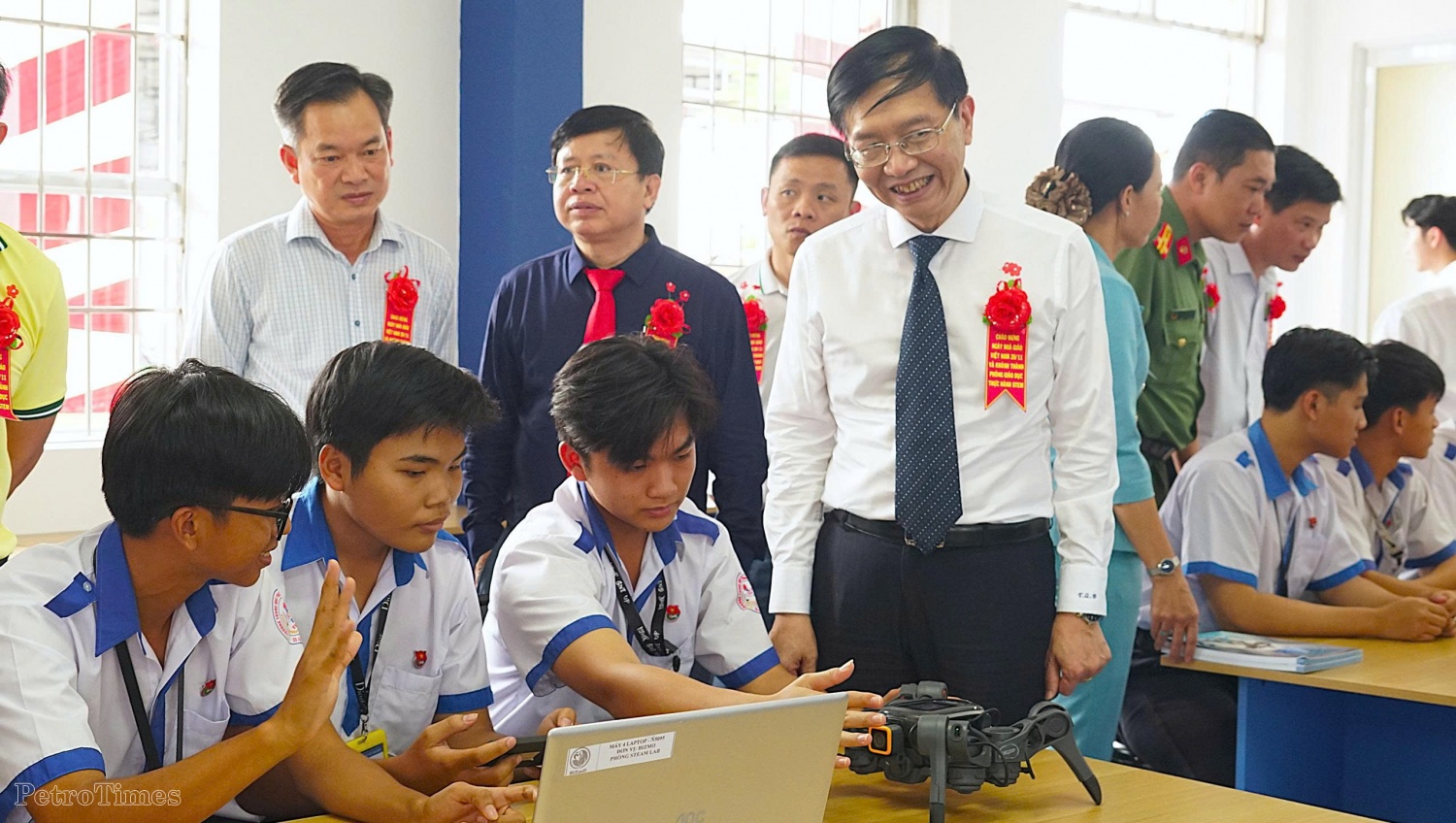 Petrovietnam khánh thành phòng thực hành giáo dục STEM Trường THPT Võ Văn Kiệt (Cà Mau) Petrovietnam khánh thành phòng thực hành giáo dục STEM Trường THPT Võ Văn Kiệt (Cà Mau)