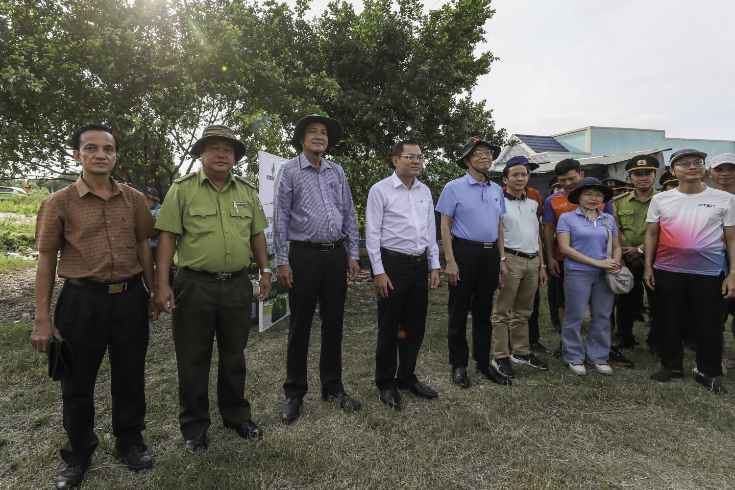 “Triệu bước chân – Ươm mầm bền vững”: Petrovietnam trồng 4.000 cây rừng ngập mặn tại Cà Mau “Triệu bước chân – Ươm mầm bền vững”: Petrovietnam trồng 4.000 cây rừng ngập mặn tại Cà Mau