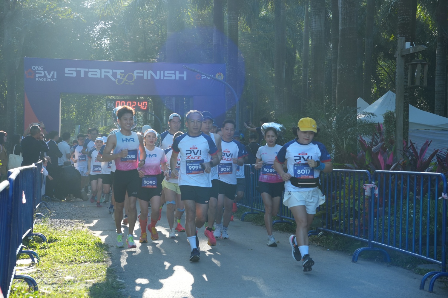 [Chùm ảnh] Sôi nổi Ngày hội Văn hóa Thể thao 30 năm PVI: “One Beat - One Dream”