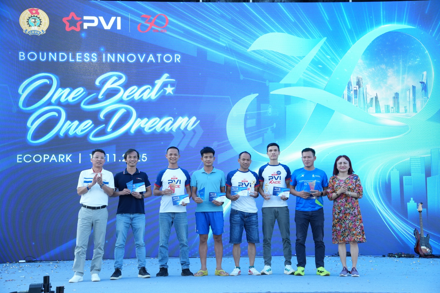 [Chùm ảnh] Sôi nổi Ngày hội Văn hóa Thể thao 30 năm PVI: “One Beat - One Dream”