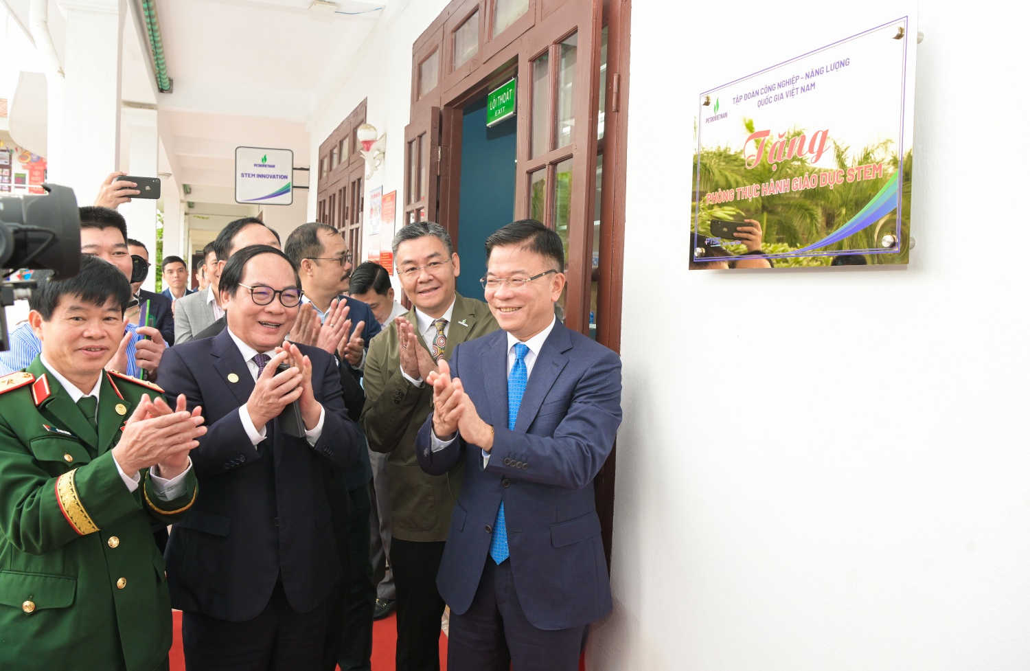 Petrovietnam khánh thành hai phòng thực hành STEM tại tỉnh Thanh Hóa Petrovietnam khánh thành hai phòng thực hành STEM tại tỉnh Thanh Hóa