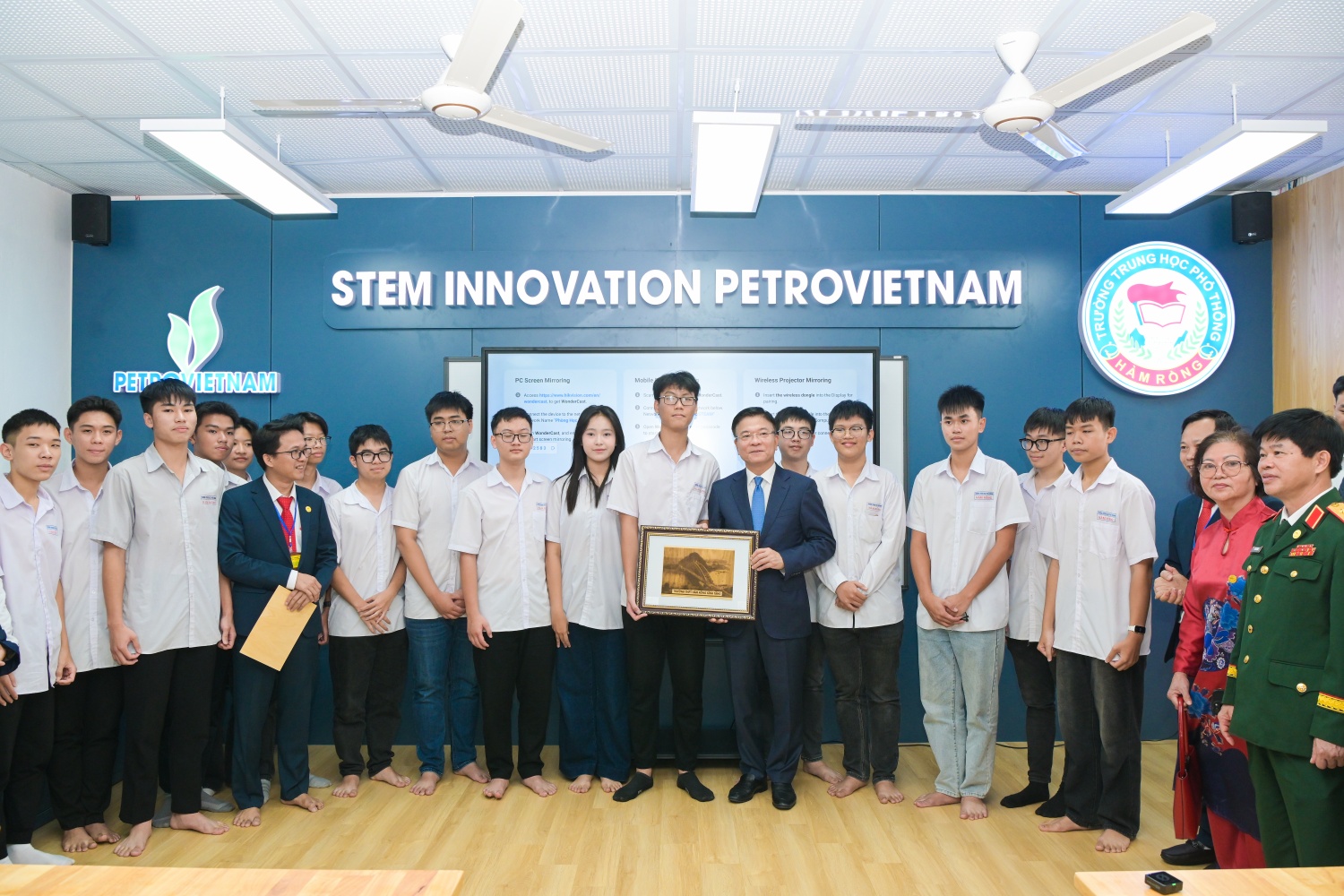Petrovietnam khánh thành hai phòng thực hành STEM tại tỉnh Thanh Hóa
