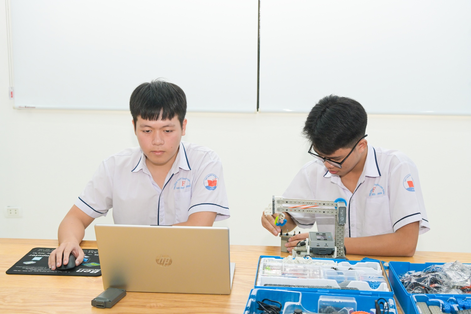 [Chùm ảnh] Petrovietnam khánh thành hai phòng thực hành STEM tại Thanh Hóa