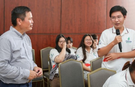 PVU tổ chức thành công hội thảo chuyên đề "Thách thức và đổi mới trong chuyển dịch năng lượng tái tạo"