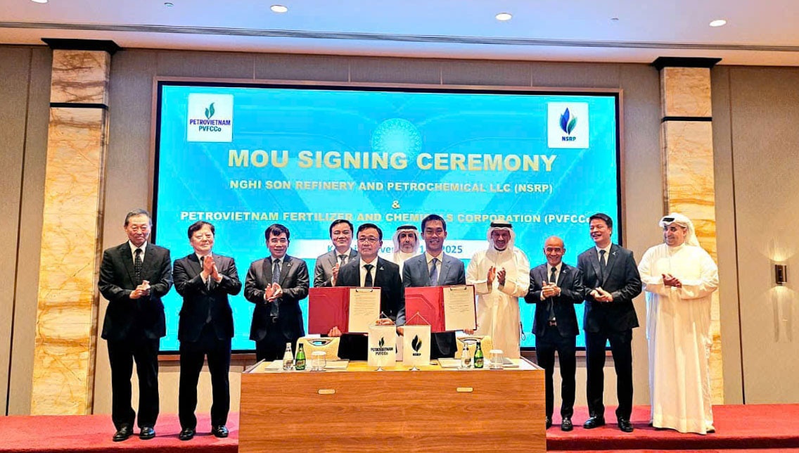 Bước tiến chiến lược trong phát triển chuỗi giá trị Hóa dầu - Hóa chất Bước tiến chiến lược trong phát triển chuỗi giá trị Hóa dầu Hóa chất