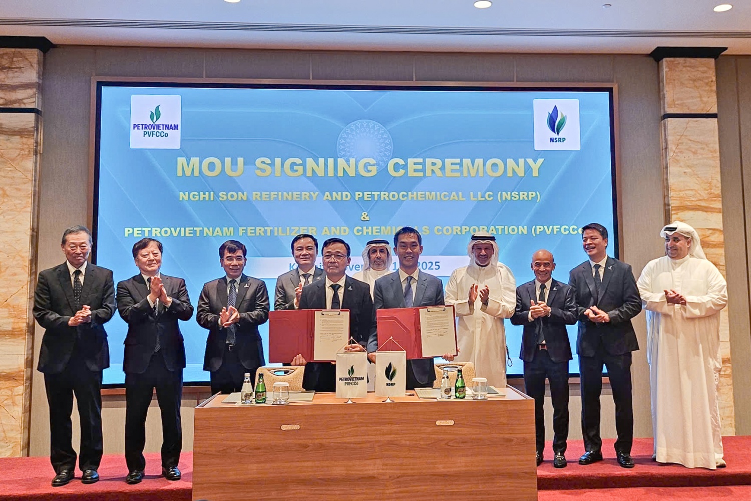 Petrovietnam tăng cường hợp tác chiến lược với Tập đoàn Dầu khí Quốc gia Kuwait Petrovietnam tăng cường hợp tác chiến lược với Tập đoàn Dầu khí Quốc gia Kuwait