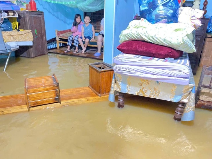 Mưa lớn kéo dài, Huế lại ngập trong Mưa lớn kéo dài, Huế lại ngập trong