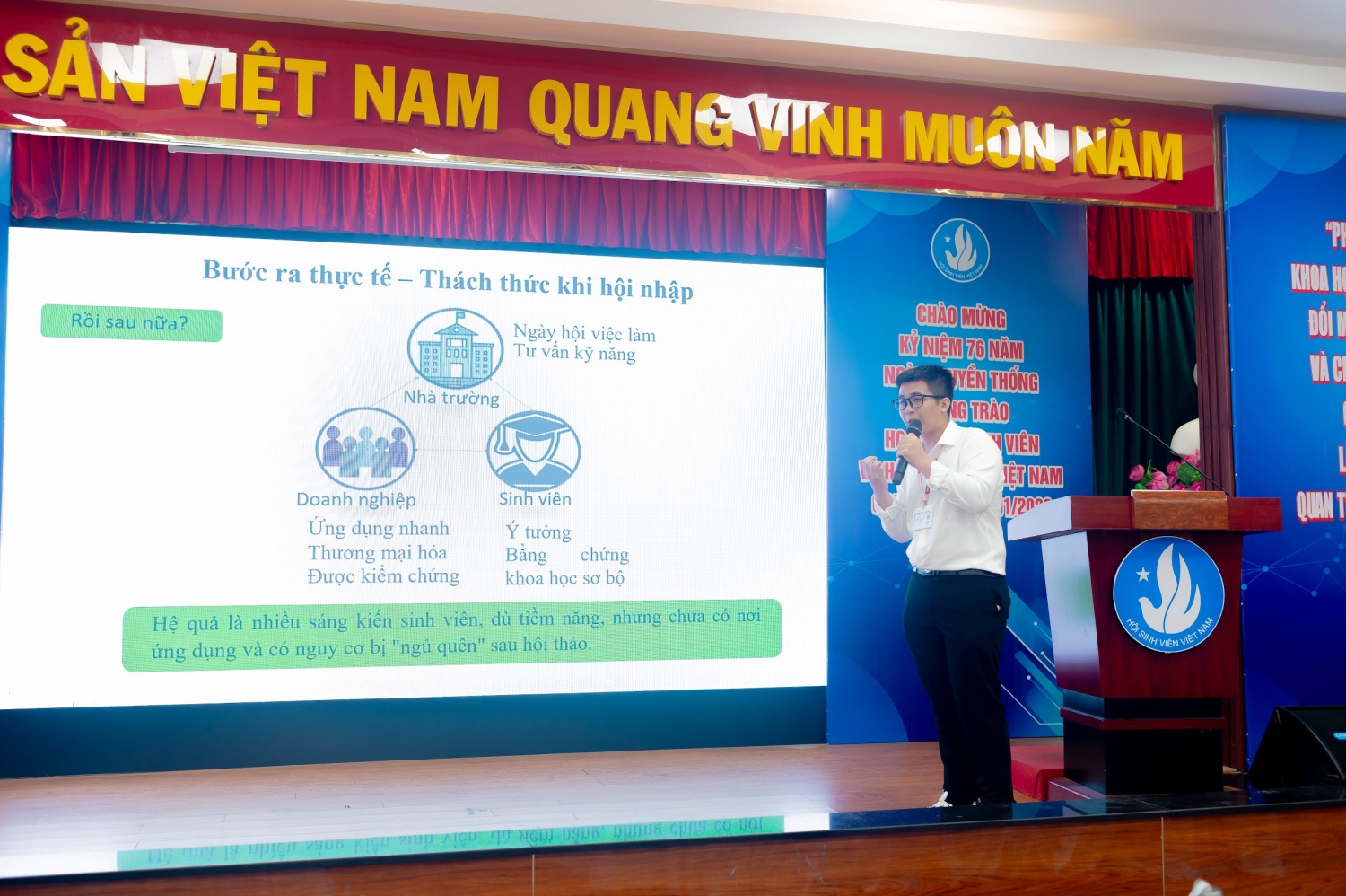 Kết nối tri thức - Khai phá tài nguyên Việt Nam bằng công nghệ Kết nối tri thức Khai phá tài nguyên Việt Nam bằng công nghệ