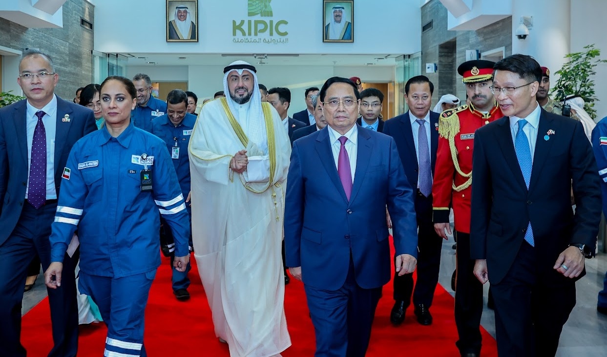 Thủ tướng thăm tổ hợp lọc hóa dầu 27 tỷ USD tại Kuwait