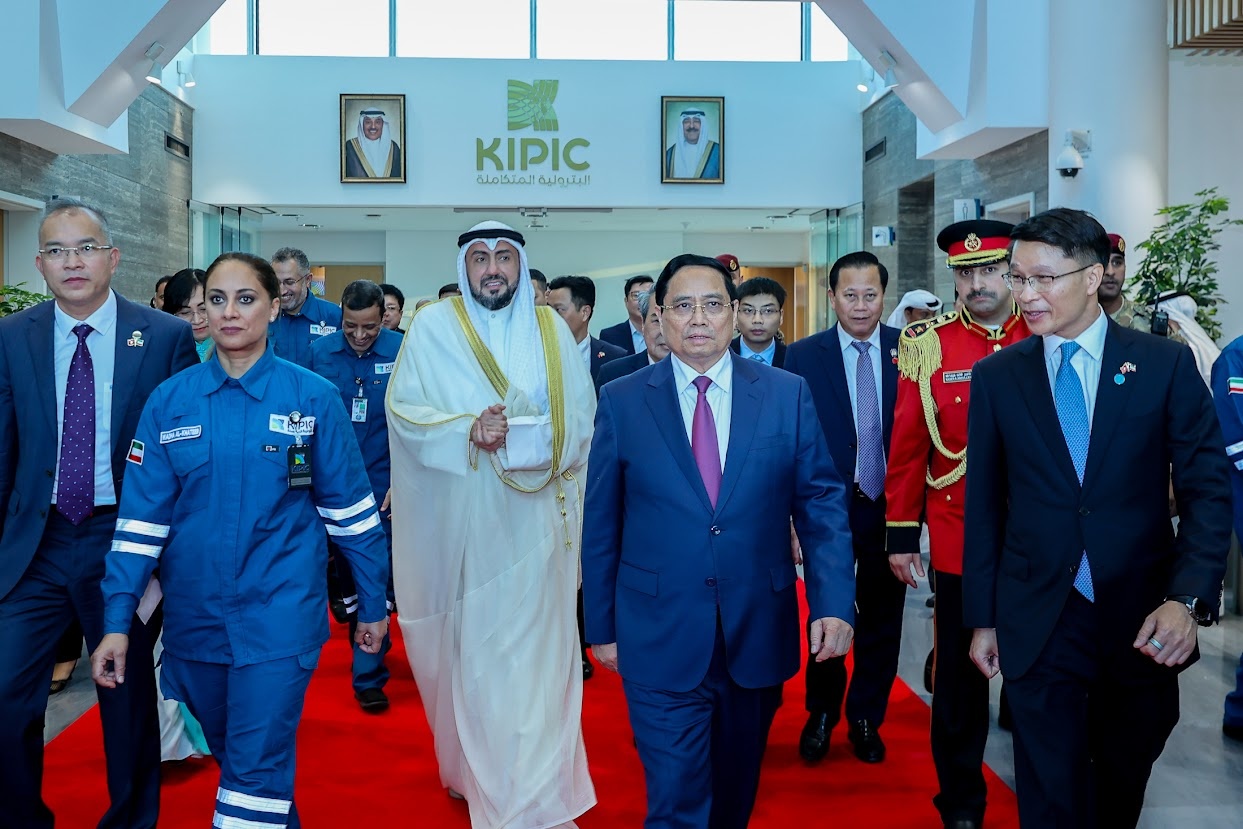 Thủ tướng thăm tổ hợp lọc hóa dầu 27 tỷ USD tại Kuwait Thủ tướng thăm tổ hợp lọc hóa dầu 27 tỷ USD tại Kuwait