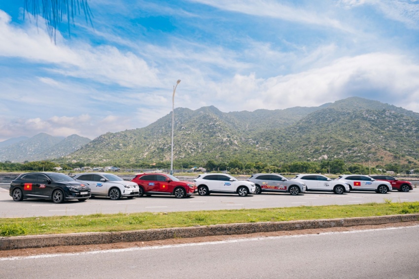 Khách hàng Việt mạnh tay chốt VinFast VF 8: Mạnh mẽ, công nghệ đỉnh, giá siêu hấp dẫn với loạt ưu đãi khủng