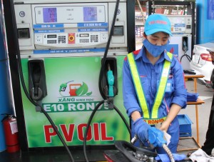 Bắt buộc sử dụng xăng E10 từ 2026: Bộ Công Thương công bố lộ trình phối trộn