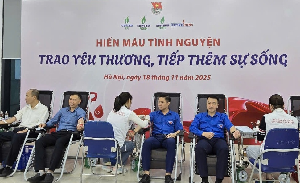 Tuổi trẻ Petrovietnam tổ chức chương trình hiến máu tình nguyện: “Trao yêu thương, tiếp thêm sự sống”