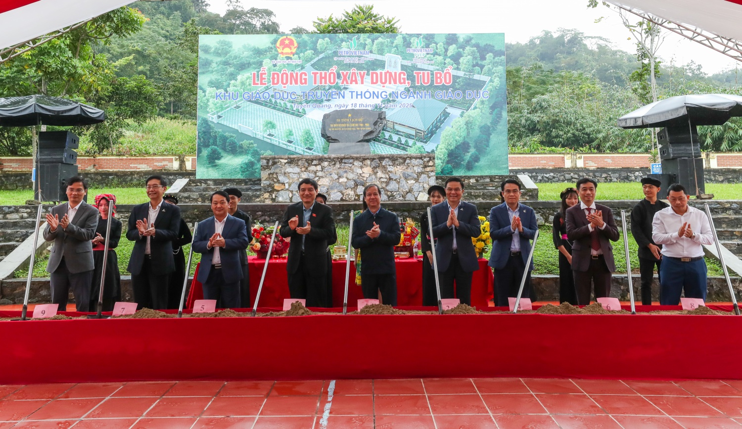 [Chùm ảnh] Petrovietnam/PVEP triển khai Lễ động thổ tu bổ và xây dựng Khu Giáo dục Truyền thống Ngành Giáo dục