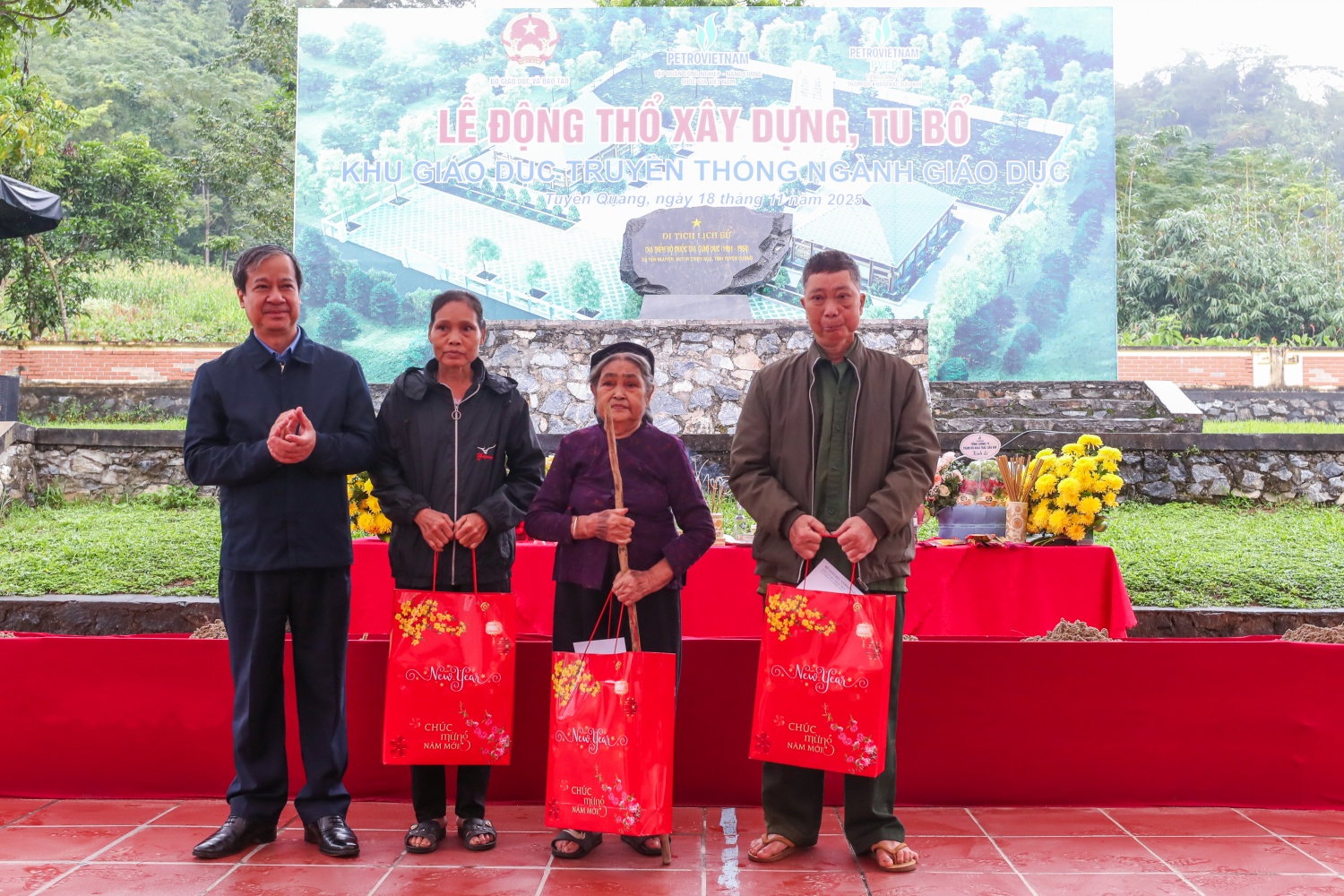 Lễ khởi công xây dựng, tu bổ Khu giáo dục truyền thống ngành Giáo dục tại Tuyên Quang