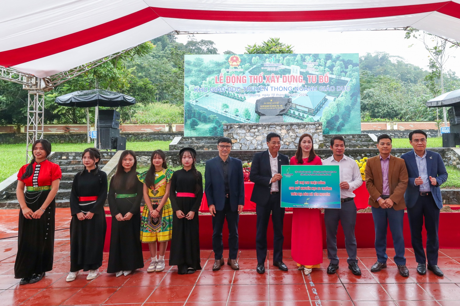 [Chùm ảnh] Petrovietnam/PVEP triển khai Lễ động thổ tu bổ và xây dựng Khu Giáo dục Truyền thống Ngành Giáo dục