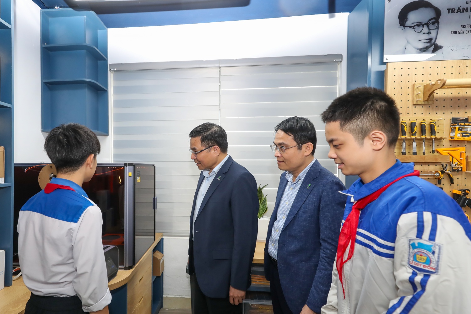 [Chùm ảnh] Một bước tiến đầy tự hào: Khánh thành Phòng STEM tại Tuyên Quang