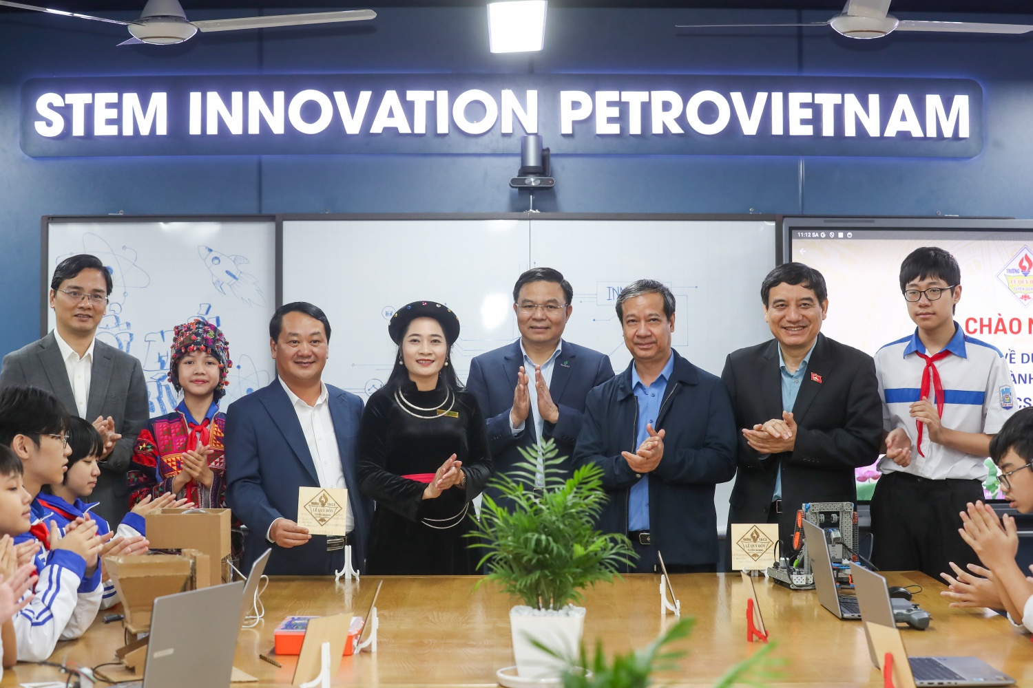 [Chùm ảnh] Một bước tiến đầy tự hào: Khánh thành Phòng STEM tại Tuyên Quang