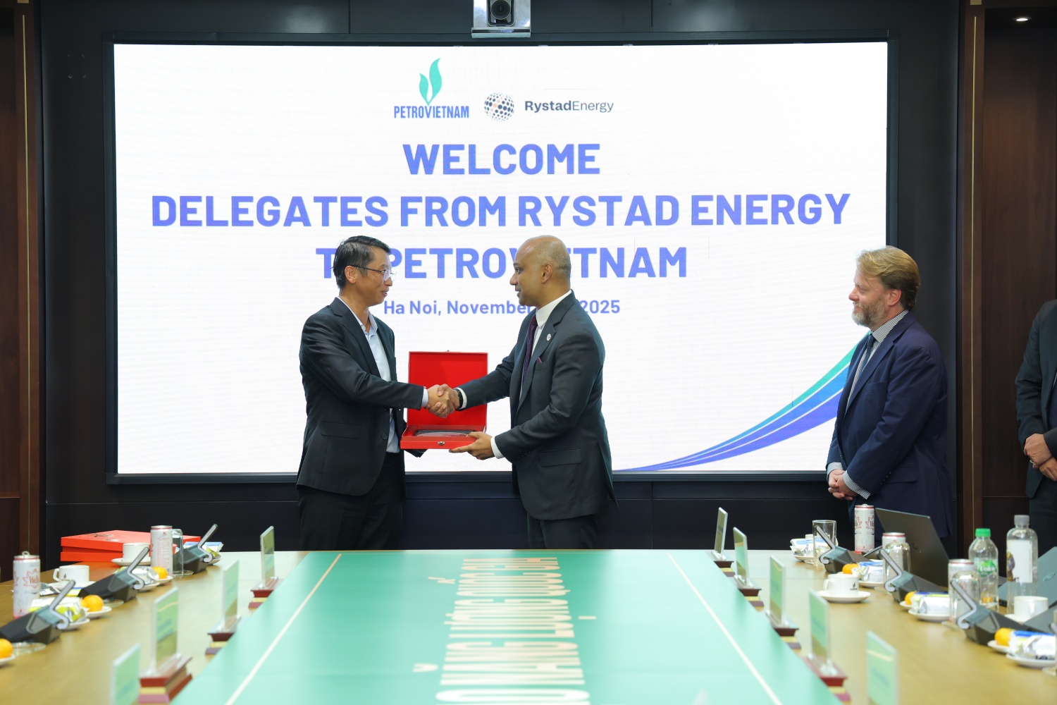 Triển vọng năng lượng toàn cầu, chiến lược mở rộng khu vực và phát triển chuỗi cung ứng