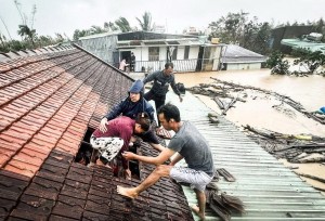 [Chùm ảnh] Mưa lũ tiếp tục hoành hành tại các tỉnh miền Trung - Tây Nguyên