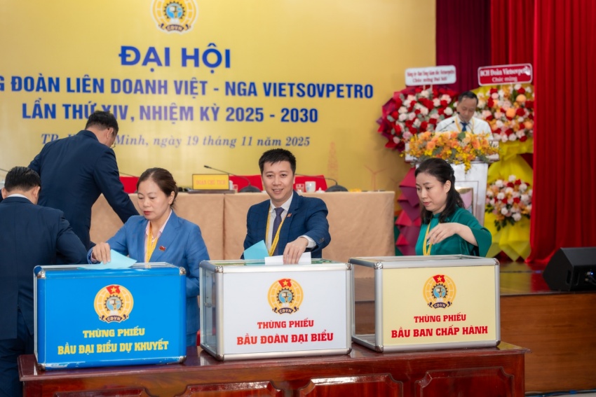 Đại hội Công đoàn Vietsovpetro lần thứ XIV: Đoàn kết – Dân chủ – Kỷ cương – Đổi mới – Phát triển Đại hội Công đoàn Vietsovpetro lần thứ XIV: Đoàn kết - Dân chủ - Kỷ cương - Đổi mới - Phát triển