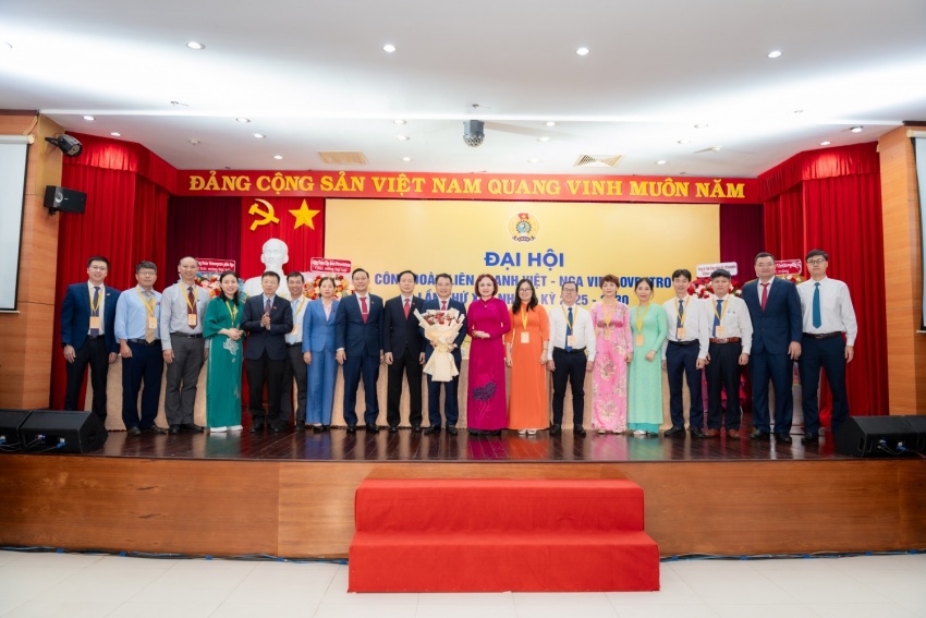 Đại hội Công đoàn Vietsovpetro lần thứ XIV: Đoàn kết – Dân chủ – Kỷ cương – Đổi mới – Phát triển Đại hội Công đoàn Vietsovpetro lần thứ XIV: Đoàn kết - Dân chủ - Kỷ cương - Đổi mới - Phát triển