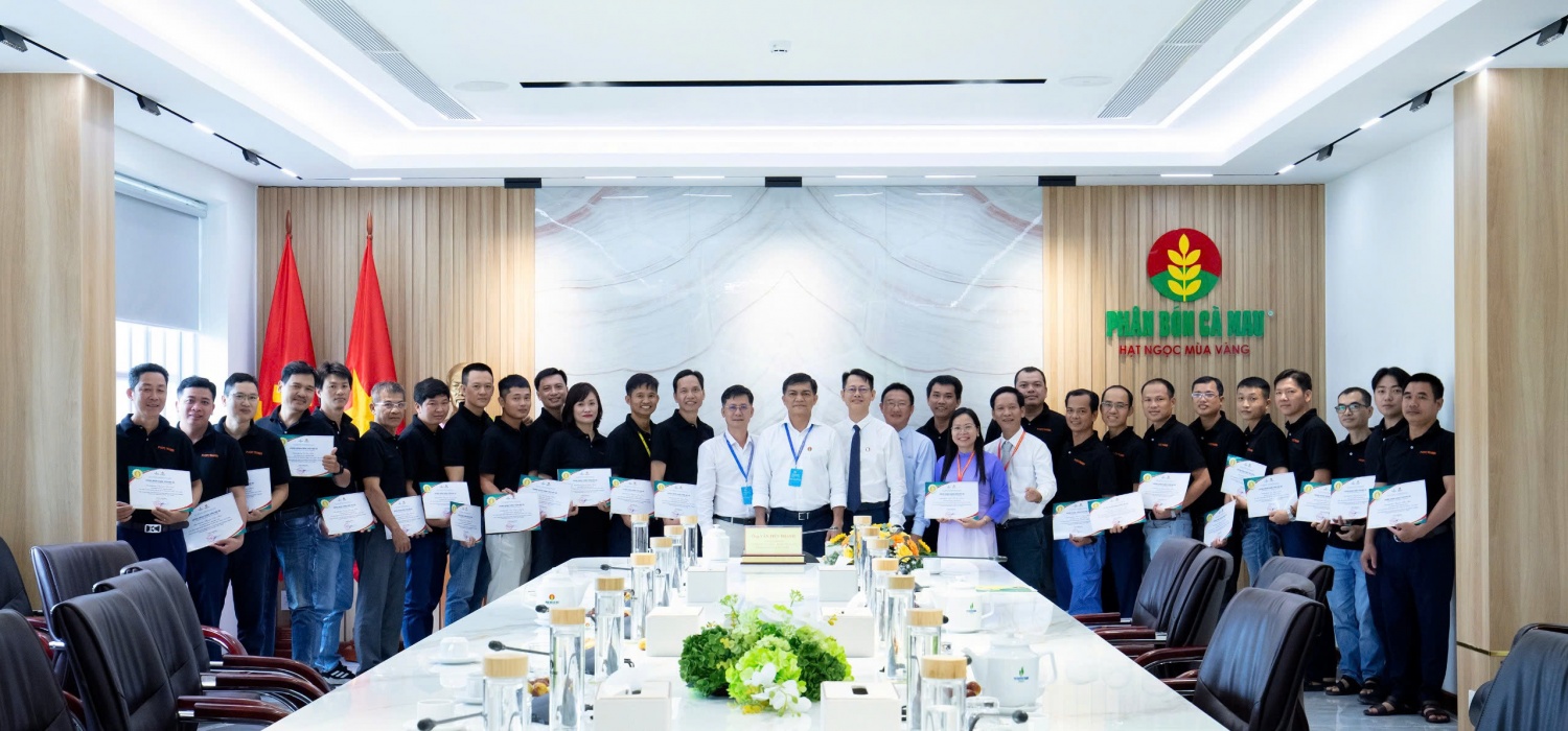 PVCFC trao chứng nhận Giảng viên Nội bộ năm 2025 PVCFC trao chứng nhận Giảng viên Nội bộ năm 2025