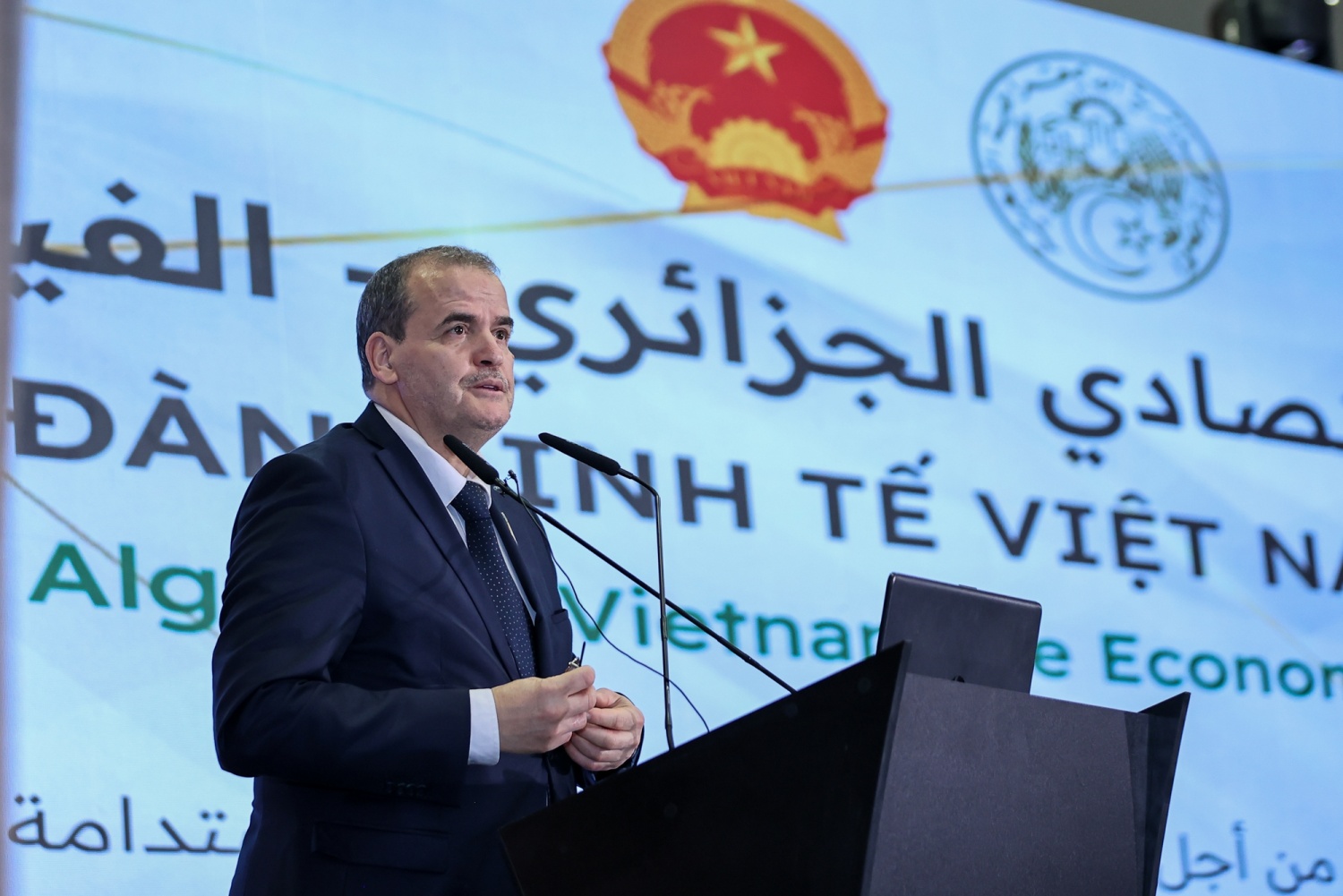 Năng lượng là lĩnh vực ưu tiên, cần mở rộng hợp tác, đầu tư tại Algeria để xuất khẩu sang nước thứ 3 Năng lượng là lĩnh vực ưu tiên, cần mở rộng hợp tác, đầu tư tại Algeria để xuất khẩu sang nước thứ 3