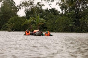 Nước lũ vượt đỉnh lịch sử, nhiều khu vực ở miền Trung - Tây Nguyên vẫn ngập sâu