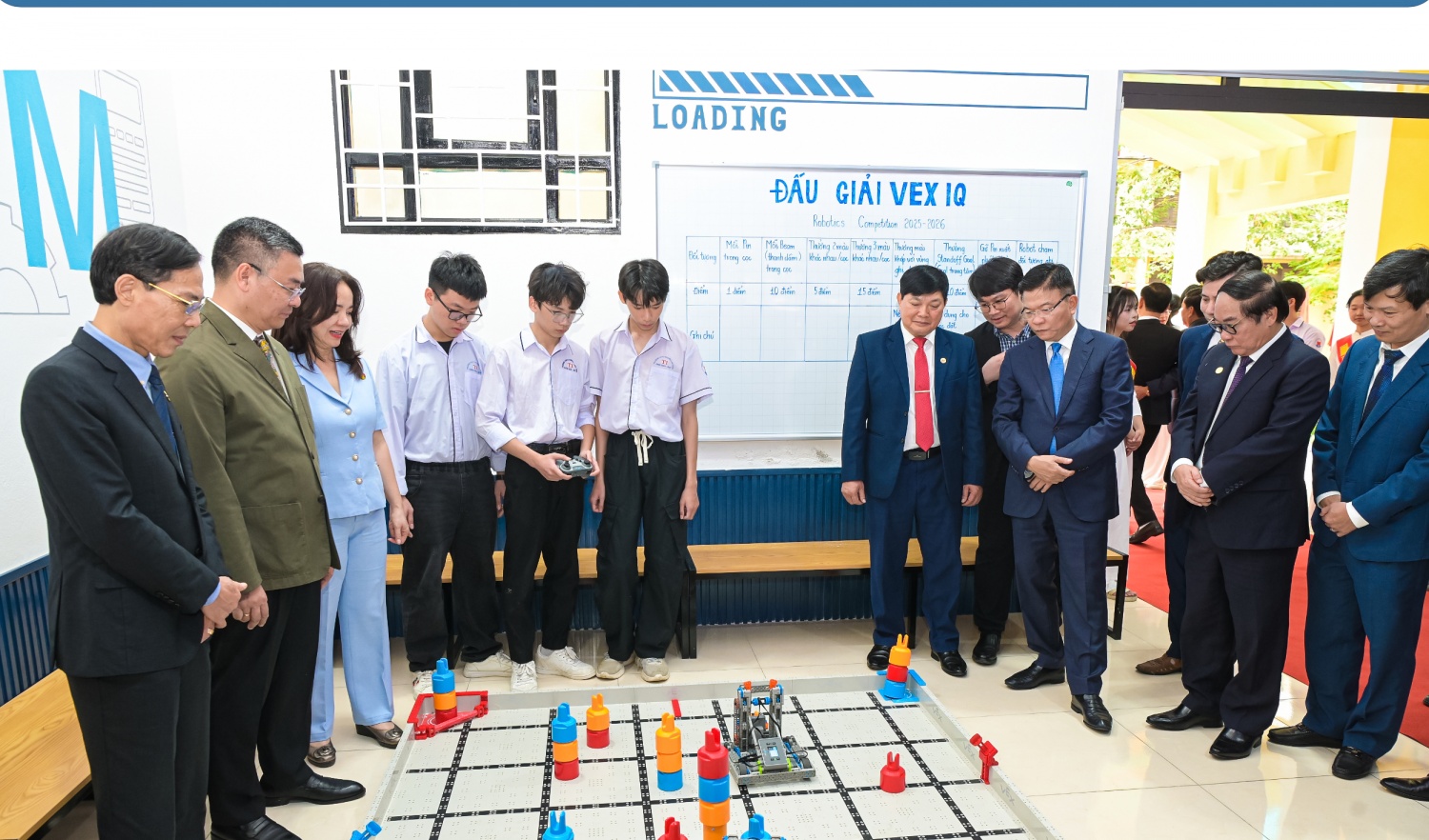 Niềm vui đón phòng STEM mới của thầy trò trường Hàm Rồng và Lam Sơn (Thanh Hóa)