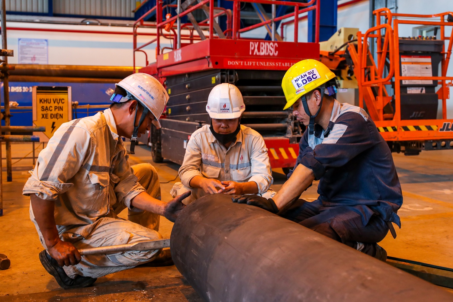 Bài 1: Làm khoa học là phải tỉ mỉ NMND Thái Bình 2 sáng kiến cải tiến kỹ thuật