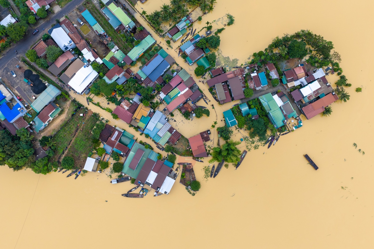 Chính phủ hỗ trợ 700 tỷ đồng cho 4 tỉnh miền Trung khắc phục hậu quả thiên tai